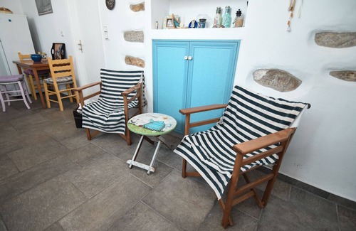 Platis Gialos House | Stylish Renovated Haystack with Cycladic Touches & Spa