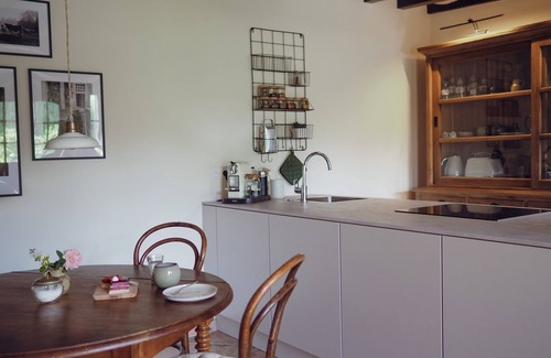 Cuncy-les-Varzy Cottage | Historic Stone House with Cozy Terrace & Scenic Views