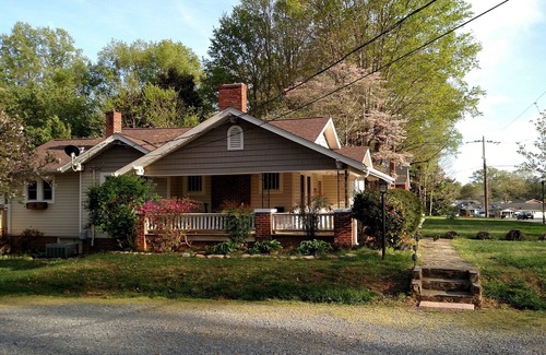 Rural Hall House | Renovated Craftsman Bungalow: Pet Friendly & Family Ready