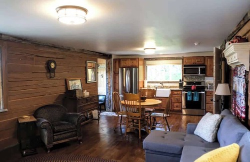 Victor House | Renovated Historic Cabin with Teton Views & Breakfast!