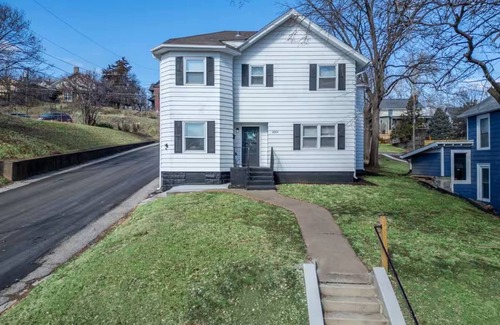 Davenport House | Renovated Historic Duplex East Davenport Village