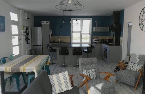 La Tranche-sur-Mer House | Renovated 72m² House Near La Terrière Beach with Kitchen