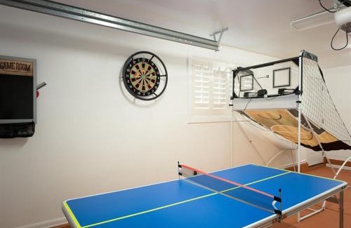 Lawndale House | Renovated Home w Playroom games AC WD
