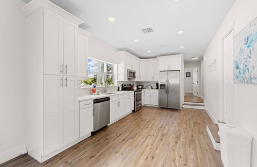 Bradenton House | Renovated Retreat with Private Pool & Enclosed Yard