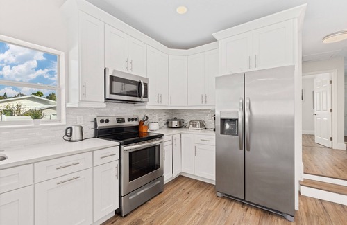 Bradenton House | Renovated Retreat with Private Pool & Enclosed Yard