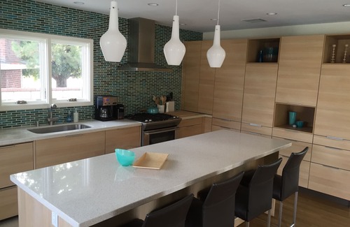 Pasadena House | Renovated Home with Pool & Mountain Views Near Parade