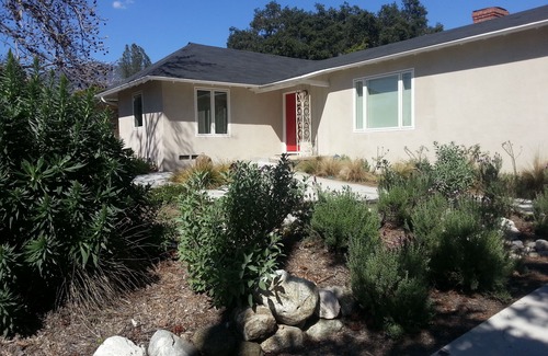 Pasadena House | Renovated Home with Pool & Mountain Views Near Parade