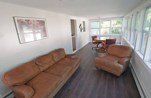 Saugerties House | Premier Saugerties Home: Gym, Spa & Golf Car Access!