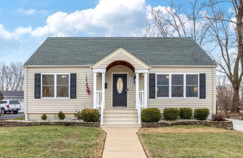 Wentzville House | Family-Friendly Renovated House for 14 in Wentzville MO