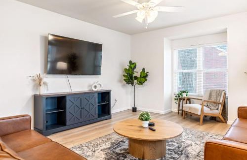 Wentzville House | Family-Friendly Renovated House for 14 in Wentzville MO