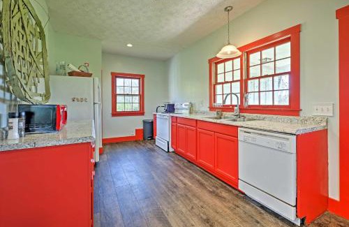 Plummers Landing House | Inviting KY Farmhouse Retreat with Scenic Pasture Views