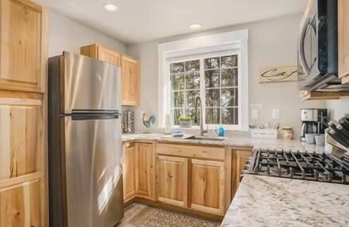 Colorado Springs House | Woodland Retreat: Renovated Log Cabin with Cozy Amenities