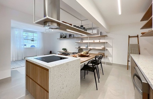 Ipanema Apartment | Modern Apartment Retreat with Spa and Hot Tub in Rio