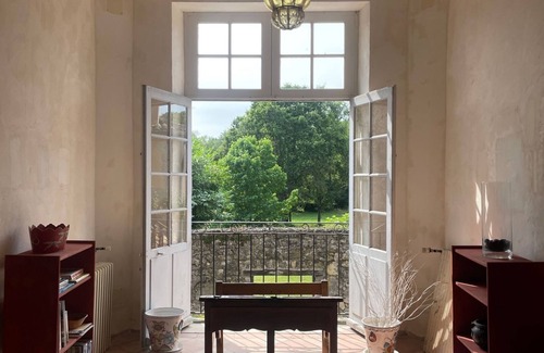 Fargues-sur-Ourbise House | Enchanting Château Retreat Amidst Truffle Trees in France