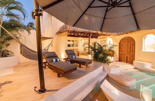 P Chahue Villa | Renovated Ocean View Villa with Private Pool & Spa
