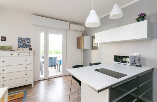Faro Apartment | Renovated Pool & Beach Retreat with Free Parking Access