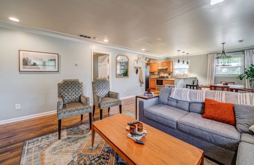 Hapeville House | Renovated Ranch House in Historic Neighborhood - 10/10 Rated