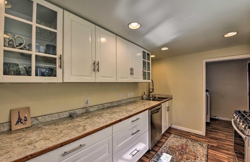 Buena Vista House | Renovated Rocky Mountain Cottage Steps from Main St