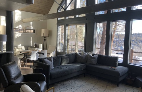Klamath Falls House | Exceptional Renovated Running Y Ranch Resort with Spa & Pool