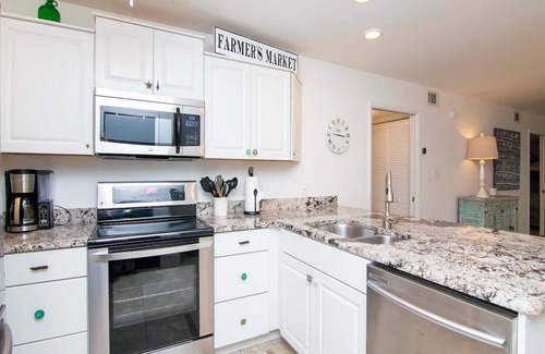 Wesley Chapel Condo | Renovated Saddlebrook Condo with Golf & Water Views