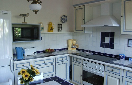 Le Barcares House | Renovated Single House Steps from Beach & Shops, Rated 9.8