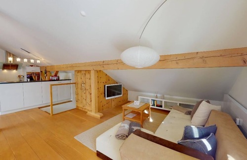 Pontresina Apartment | Cozy Alpine Loft: Ideal Retreat for Couples & Families