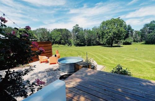 Austin Apartment | Renovated Spartan BB: Modern Comfort with Pool Access