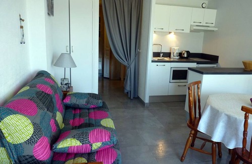 Le Palais Apartment | Cozy Studio Le Palais: Ideal for 4, Spa & Breakfast Included