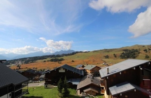 Les Saisies Apartment | Cozy Studio Les Saisies with Spa and Pet-Friendly Amenities