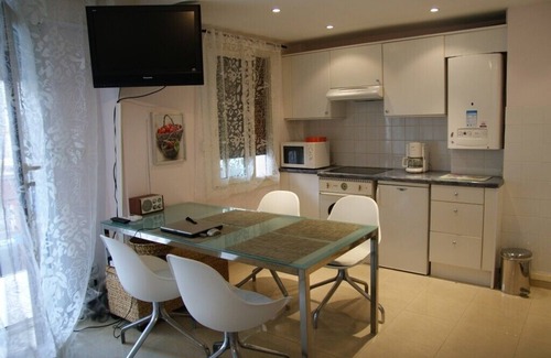 Cannes City Centre Apartment | Modern Studio Steps from Croisette & Palais des Festivals