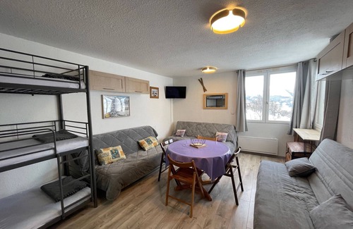 Le Super-Sauze Apartment | Inviting Studio Enchastrayes: Family-Friendly Flat for 5