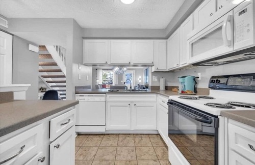 Decatur House | Renovated Townhome on Biking Path with Bikes Included