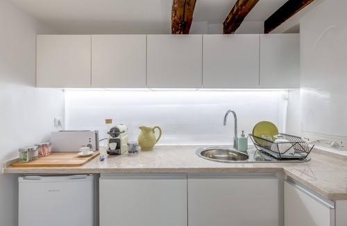 Socorro Apartment | Renovated Baixa Apartment with Kitchen & Breakfast Included