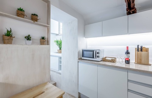 Socorro Apartment | Renovated Baixa Apartment with Kitchen & Breakfast Included