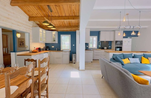 La Couarde-sur-Mer House | Renovated Villa Oasis Under Pines with Ocean Views
