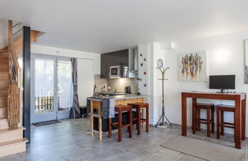 Thonon-les-Bains House | Waterfront Villa with Boat Mooring & Exceptional Guest Rating