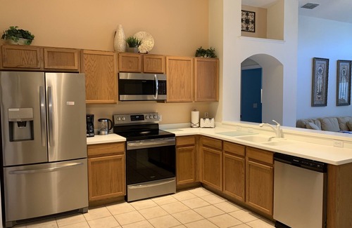 Eagle Pointe South House | Charming Waterfront 3Bd/2B Home Near Disney & Shops
