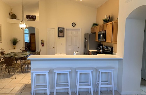 Eagle Pointe South House | Charming Waterfront 3Bd/2B Home Near Disney & Shops