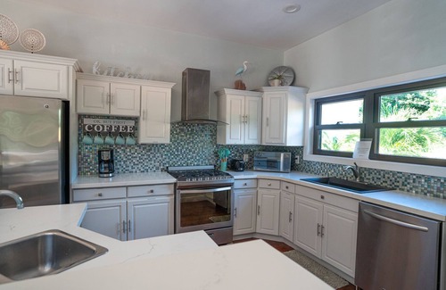 Antoneys Cay House | Stunning West Bay Resort: Ocean Views, Pool & Spa Retreat