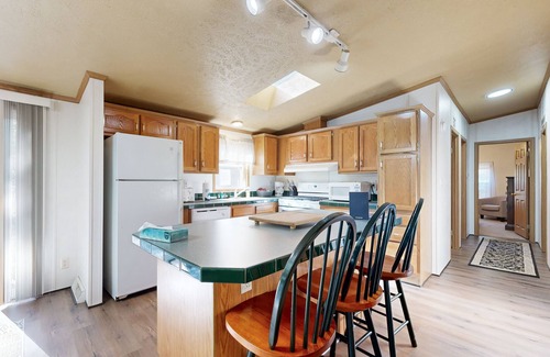Nekoosa House | Renovated Woodland Retreat Near Petenwell Lake with Amenities