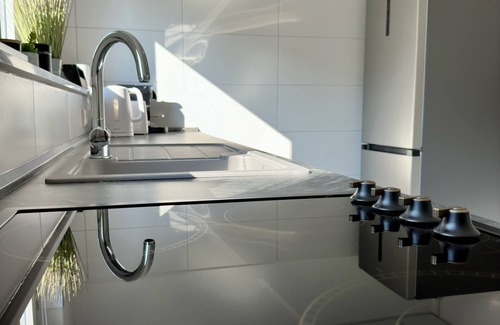 Minden Apartment | Modern Fully Furnished Apartment for 7 Guests & Family-Friendly