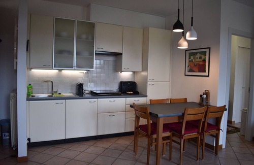 Cola Apartment | Family-Friendly Retreat with Pool, TV & Free Wi-Fi