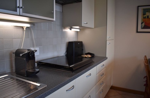 Cola Apartment | Family-Friendly Retreat with Pool, TV & Free Wi-Fi