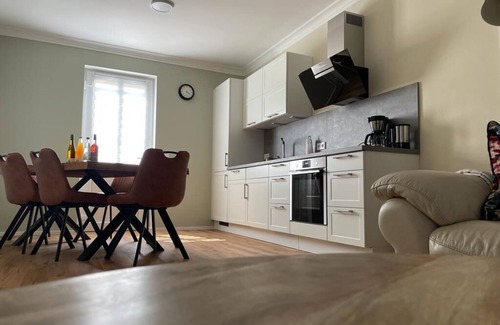 Mettlach House | Renovated Holiday Home with Heated Indoor Pool & Spa