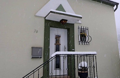Gemund House | Cozy Eifelsteig Retreat: Family-Friendly Getaway Awaits
