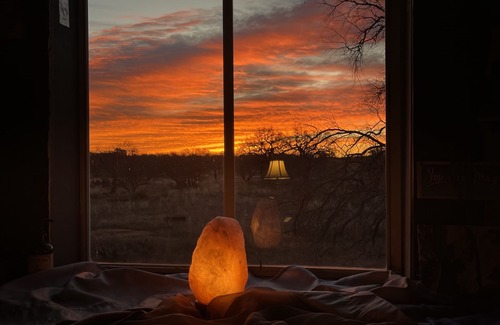 Castell House | Private Ranch Retreat with Pool & Spa for 15 Guests