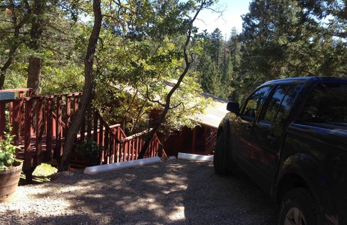 Cloudcroft Cabin | Tranquil Retreat Near The Lodge Golf Course with Breakfast