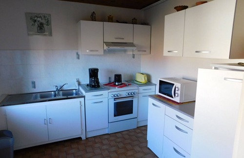 Ostheim Apartment | Cozy Gite in Ostheim with Kitchen and Child-Friendly Space