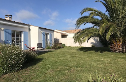 La Bree-les-Bains Villa | Relax at Oléron-La Brée: 4* House near Beach & Shops