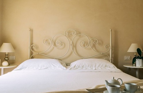Civitanova Marche Bed & Breakfast | Enjoy Oceanfront Comfort at Nontiscordardimè Hotel